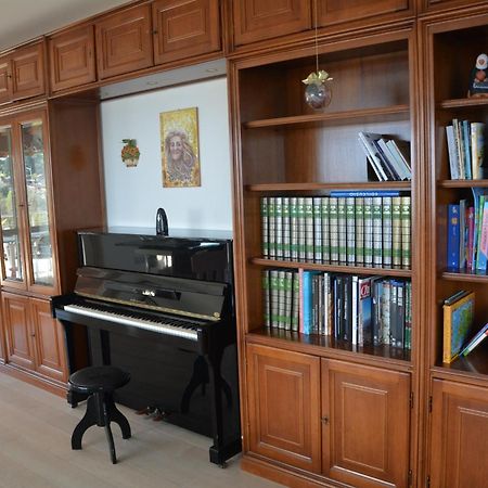 Il Girasole Apartman Meina Szoba fotó