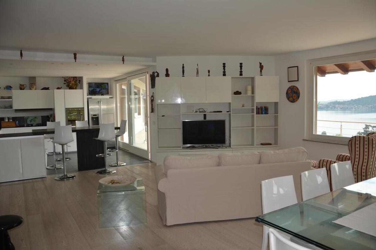 Il Girasole Apartman Meina Szoba fotó